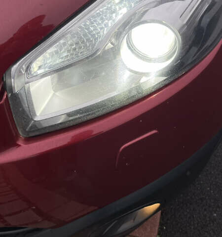 Червоний Ніссан Кашкай, об'ємом двигуна 1.6 л та пробігом 248 тис. км за 10900 $, фото 9 на Automoto.ua