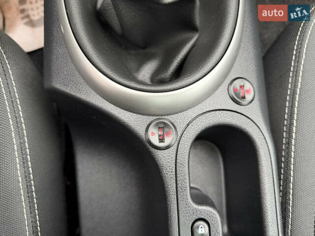 Красный Ниссан Кашкай, объемом двигателя 1.6 л и пробегом 86 тыс. км за 12999 $, фото 32 на Automoto.ua