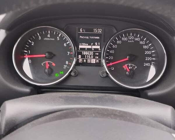 Красный Ниссан Кашкай, объемом двигателя 2 л и пробегом 188 тыс. км за 11800 $, фото 19 на Automoto.ua