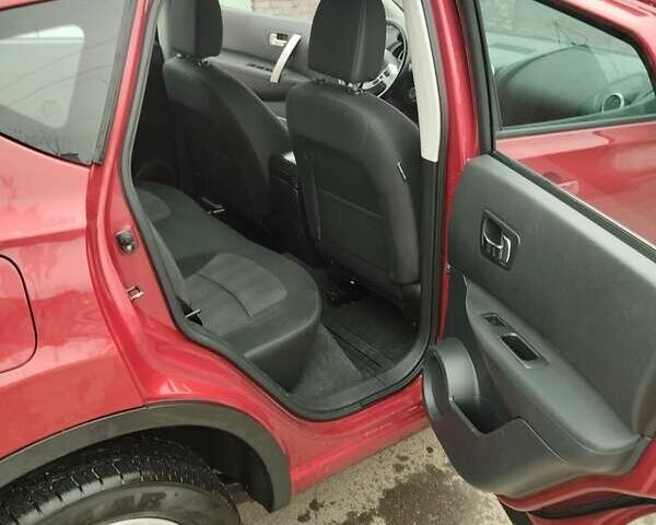 Красный Ниссан Кашкай, объемом двигателя 2 л и пробегом 188 тыс. км за 11800 $, фото 10 на Automoto.ua