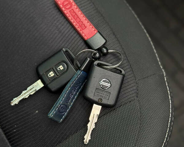 Красный Ниссан Кашкай, объемом двигателя 2 л и пробегом 162 тыс. км за 6400 $, фото 13 на Automoto.ua