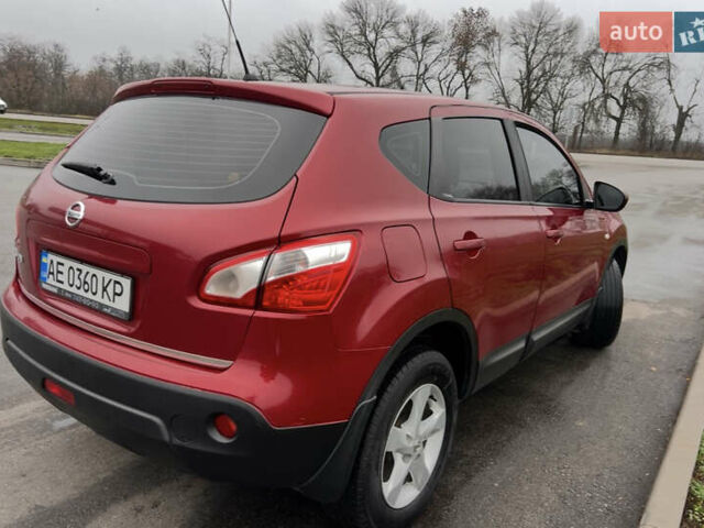 Красный Ниссан Кашкай, объемом двигателя 1.6 л и пробегом 219 тыс. км за 11400 $, фото 3 на Automoto.ua