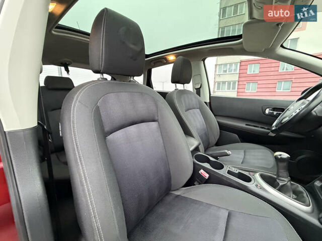 Красный Ниссан Кашкай, объемом двигателя 1.6 л и пробегом 86 тыс. км за 12999 $, фото 62 на Automoto.ua