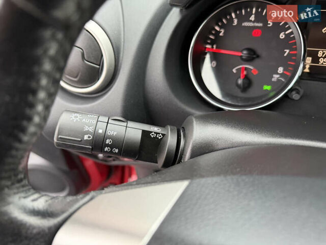 Красный Ниссан Кашкай, объемом двигателя 1.6 л и пробегом 86 тыс. км за 12999 $, фото 75 на Automoto.ua