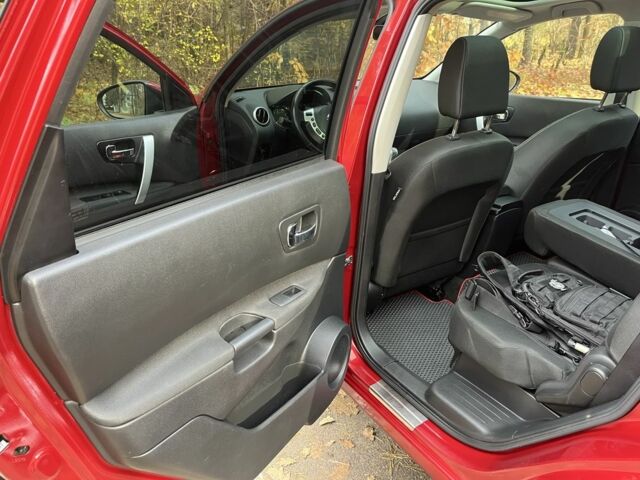 Красный Ниссан Кашкай, объемом двигателя 2 л и пробегом 117 тыс. км за 11900 $, фото 17 на Automoto.ua