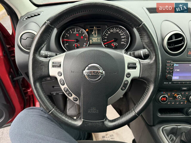 Красный Ниссан Кашкай, объемом двигателя 1.6 л и пробегом 86 тыс. км за 12999 $, фото 36 на Automoto.ua
