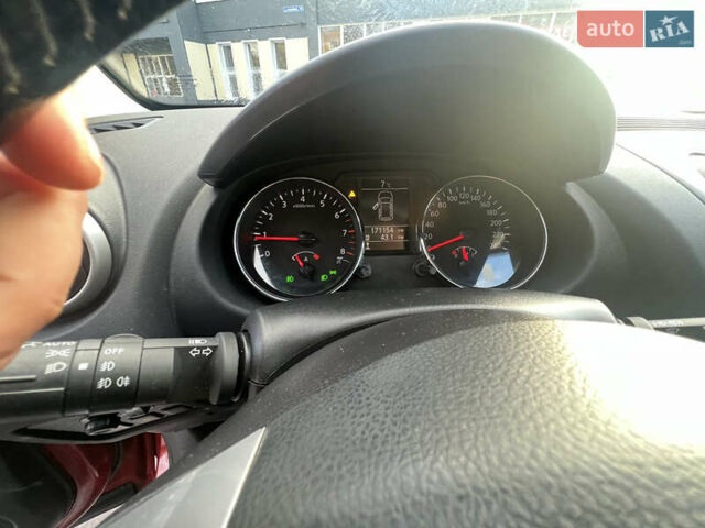 Красный Ниссан Кашкай, объемом двигателя 1.6 л и пробегом 171 тыс. км за 11600 $, фото 17 на Automoto.ua