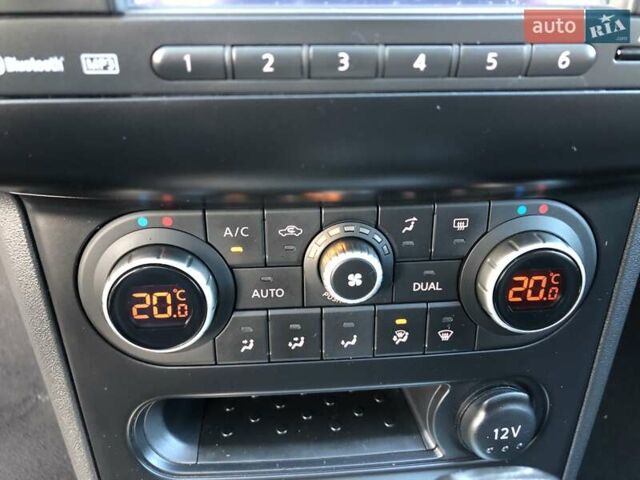 Красный Ниссан Кашкай, объемом двигателя 0 л и пробегом 164 тыс. км за 12690 $, фото 72 на Automoto.ua