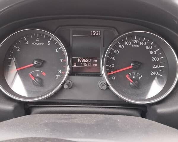 Красный Ниссан Кашкай, объемом двигателя 2 л и пробегом 188 тыс. км за 11800 $, фото 16 на Automoto.ua