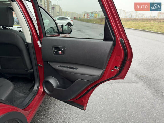 Красный Ниссан Кашкай, объемом двигателя 1.6 л и пробегом 86 тыс. км за 12999 $, фото 55 на Automoto.ua