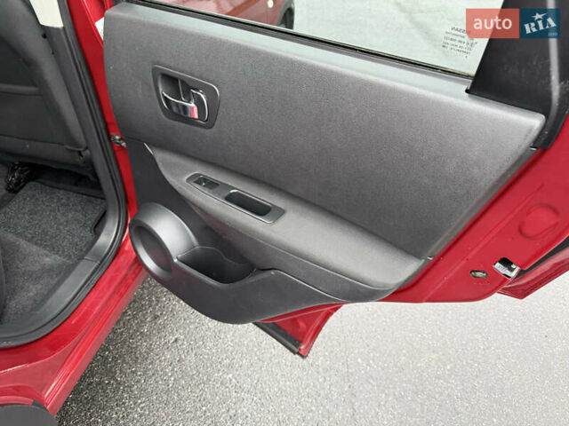 Красный Ниссан Кашкай, объемом двигателя 1.6 л и пробегом 86 тыс. км за 12999 $, фото 48 на Automoto.ua