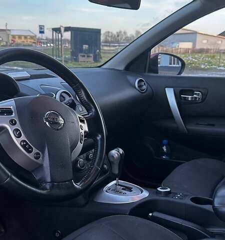 Красный Ниссан Кашкай, объемом двигателя 2 л и пробегом 355 тыс. км за 11200 $, фото 10 на Automoto.ua