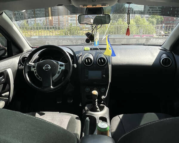 Красный Ниссан Кашкай, объемом двигателя 1.6 л и пробегом 174 тыс. км за 10500 $, фото 19 на Automoto.ua