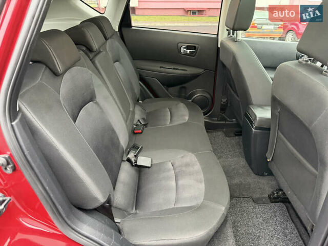 Красный Ниссан Кашкай, объемом двигателя 1.6 л и пробегом 86 тыс. км за 12999 $, фото 49 на Automoto.ua