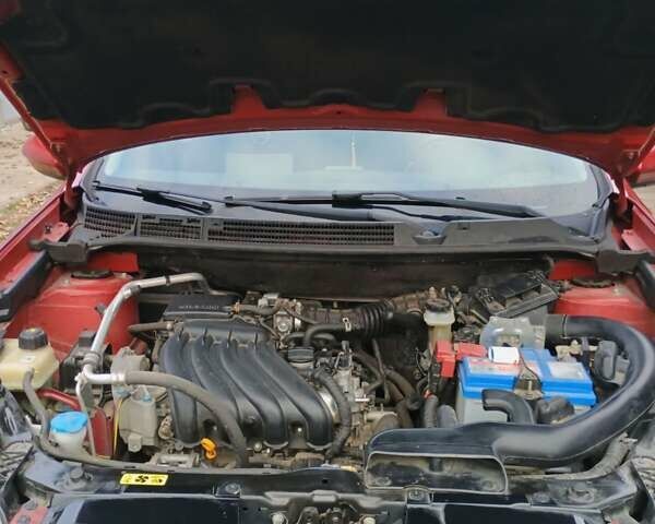 Красный Ниссан Кашкай, объемом двигателя 1.6 л и пробегом 67 тыс. км за 11600 $, фото 7 на Automoto.ua