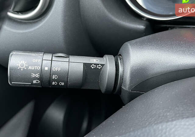 Червоний Ніссан Кашкай, об'ємом двигуна 1.6 л та пробігом 248 тис. км за 10900 $, фото 8 на Automoto.ua