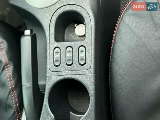 Красный Ниссан Кашкай, объемом двигателя 2 л и пробегом 196 тыс. км за 11790 $, фото 17 на Automoto.ua