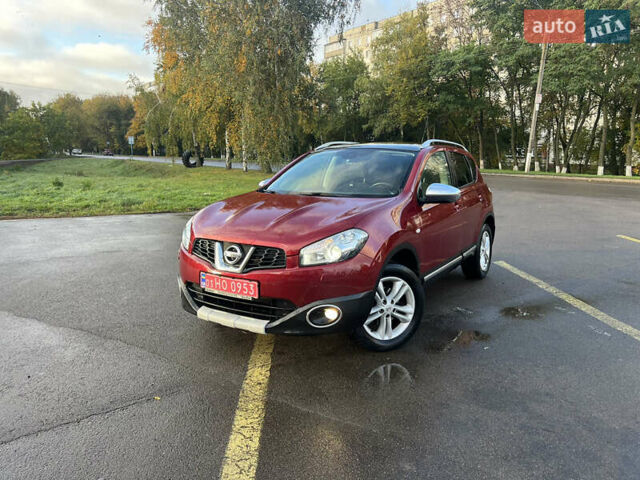 Красный Ниссан Кашкай, объемом двигателя 1.6 л и пробегом 171 тыс. км за 11600 $, фото 1 на Automoto.ua