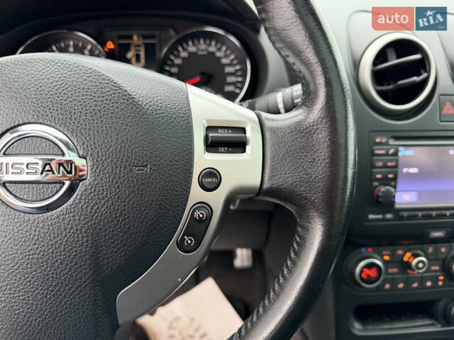 Красный Ниссан Кашкай, объемом двигателя 1.6 л и пробегом 86 тыс. км за 12999 $, фото 77 на Automoto.ua