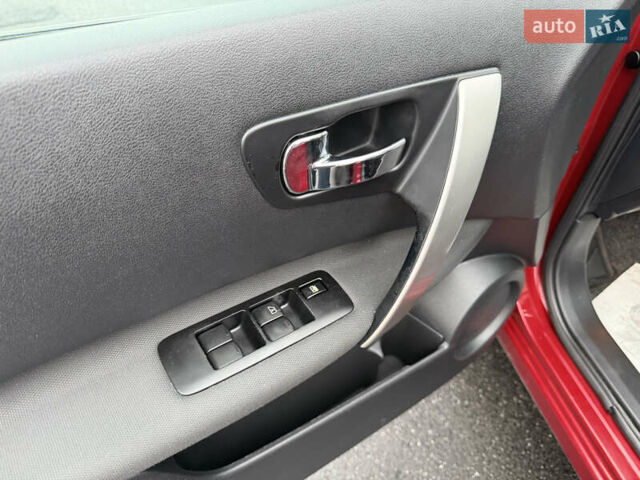 Красный Ниссан Кашкай, объемом двигателя 1.6 л и пробегом 86 тыс. км за 12999 $, фото 25 на Automoto.ua