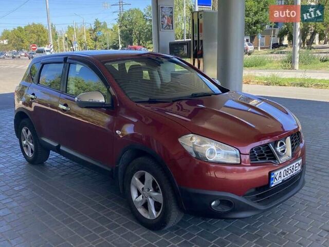 Красный Ниссан Кашкай, объемом двигателя 1.6 л и пробегом 152 тыс. км за 9999 $, фото 7 на Automoto.ua