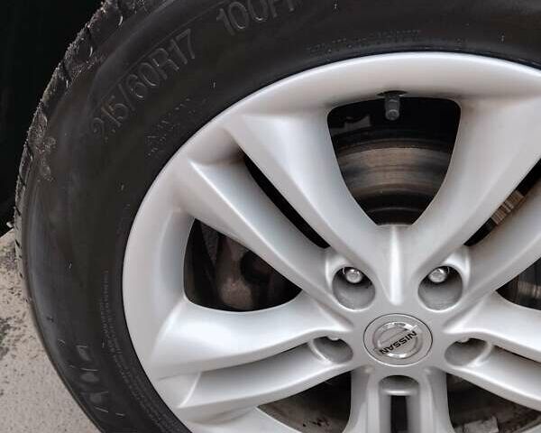 Красный Ниссан Кашкай, объемом двигателя 2 л и пробегом 188 тыс. км за 11800 $, фото 14 на Automoto.ua