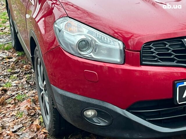 Красный Ниссан Кашкай, объемом двигателя 2 л и пробегом 196 тыс. км за 11790 $, фото 3 на Automoto.ua