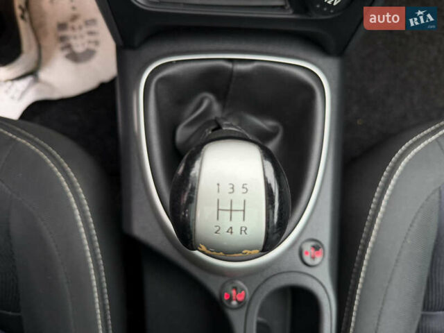 Красный Ниссан Кашкай, объемом двигателя 1.6 л и пробегом 86 тыс. км за 12999 $, фото 76 на Automoto.ua