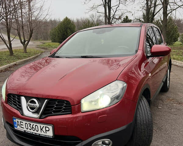 Красный Ниссан Кашкай, объемом двигателя 1.6 л и пробегом 219 тыс. км за 11400 $, фото 6 на Automoto.ua
