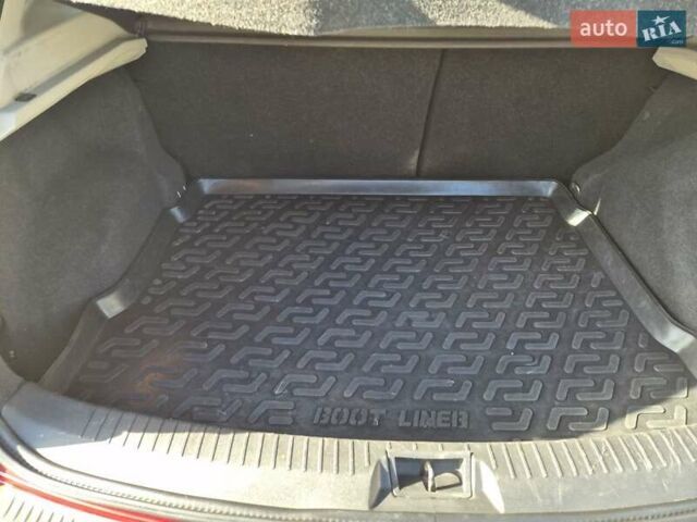 Красный Ниссан Кашкай, объемом двигателя 1.6 л и пробегом 122 тыс. км за 10850 $, фото 14 на Automoto.ua
