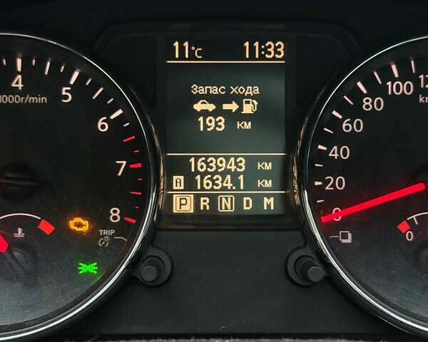 Красный Ниссан Кашкай, объемом двигателя 2 л и пробегом 162 тыс. км за 6400 $, фото 7 на Automoto.ua