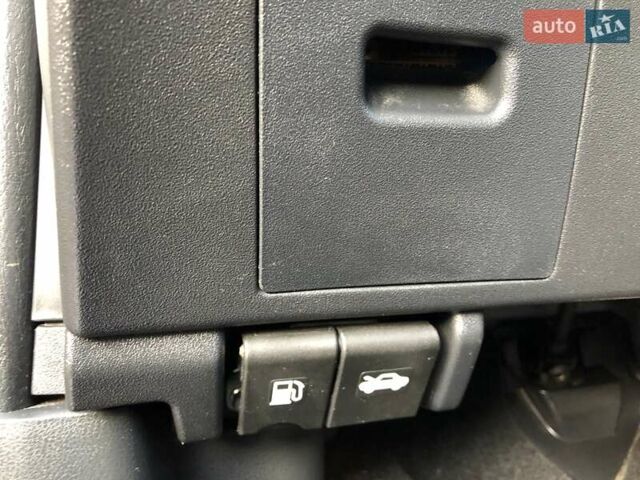 Красный Ниссан Кашкай, объемом двигателя 0 л и пробегом 164 тыс. км за 12690 $, фото 81 на Automoto.ua