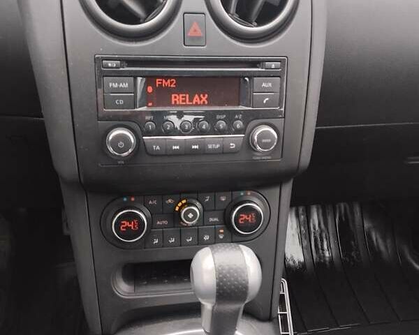 Красный Ниссан Кашкай, объемом двигателя 2 л и пробегом 188 тыс. км за 11800 $, фото 18 на Automoto.ua