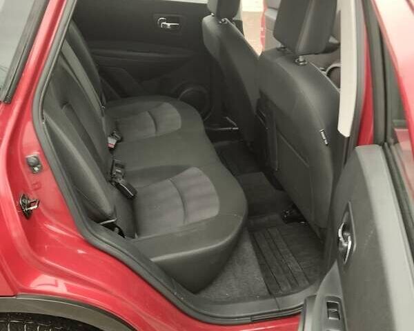 Красный Ниссан Кашкай, объемом двигателя 2 л и пробегом 188 тыс. км за 11800 $, фото 9 на Automoto.ua