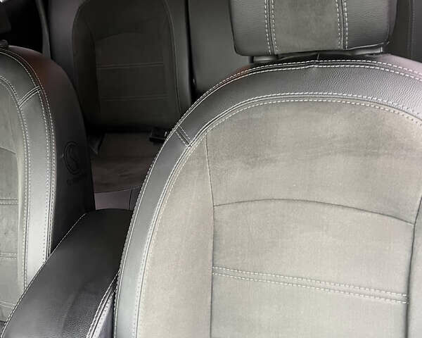 Красный Ниссан Кашкай, объемом двигателя 1.6 л и пробегом 219 тыс. км за 11400 $, фото 9 на Automoto.ua