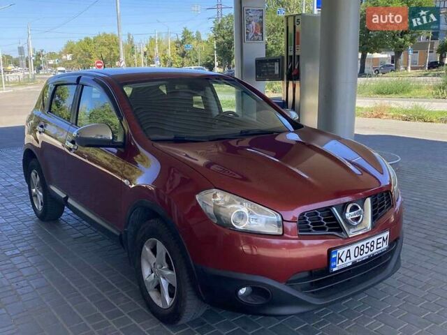 Красный Ниссан Кашкай, объемом двигателя 1.6 л и пробегом 152 тыс. км за 9500 $, фото 6 на Automoto.ua