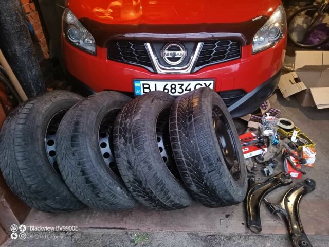 Ниссан Кашкай 2012 в Миргороде на Automoto.ua Красный Ниссан Кашкай, объемом двигателя 1.5 л и пробегом 240 тыс. км за 9800 $, фото 15 на Automoto.ua