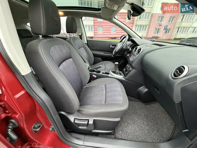 Красный Ниссан Кашкай, объемом двигателя 1.6 л и пробегом 86 тыс. км за 12999 $, фото 61 на Automoto.ua