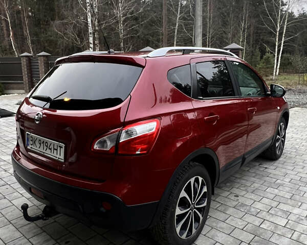 Красный Ниссан Кашкай, объемом двигателя 2 л и пробегом 210 тыс. км за 10300 $, фото 1 на Automoto.ua