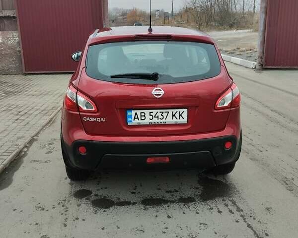 Красный Ниссан Кашкай, объемом двигателя 2 л и пробегом 188 тыс. км за 11800 $, фото 3 на Automoto.ua