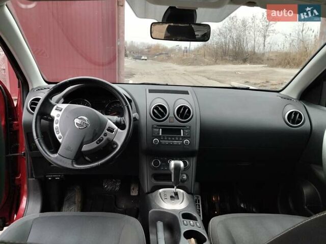 Красный Ниссан Кашкай, объемом двигателя 2 л и пробегом 188 тыс. км за 11800 $, фото 6 на Automoto.ua