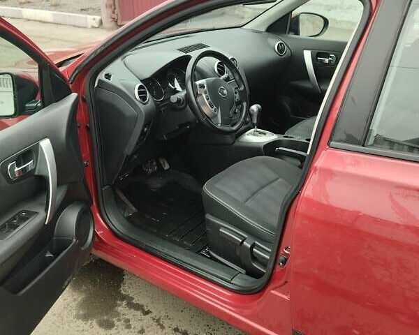 Красный Ниссан Кашкай, объемом двигателя 2 л и пробегом 188 тыс. км за 11800 $, фото 7 на Automoto.ua