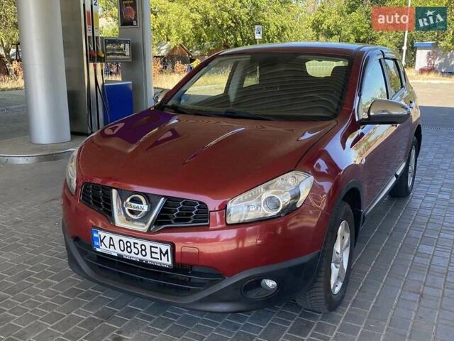 Красный Ниссан Кашкай, объемом двигателя 1.6 л и пробегом 152 тыс. км за 9500 $, фото 2 на Automoto.ua
