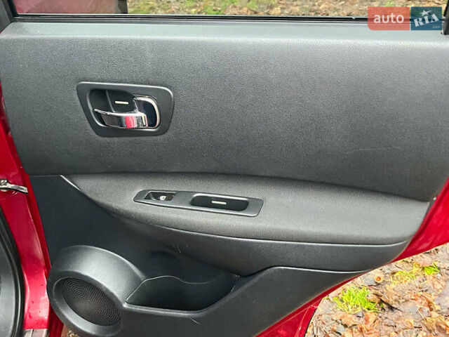 Красный Ниссан Кашкай, объемом двигателя 2 л и пробегом 196 тыс. км за 11790 $, фото 22 на Automoto.ua