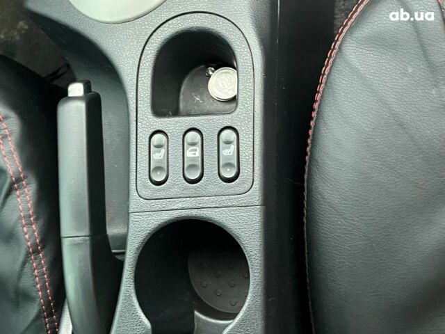 Красный Ниссан Кашкай, объемом двигателя 2 л и пробегом 196 тыс. км за 11790 $, фото 17 на Automoto.ua