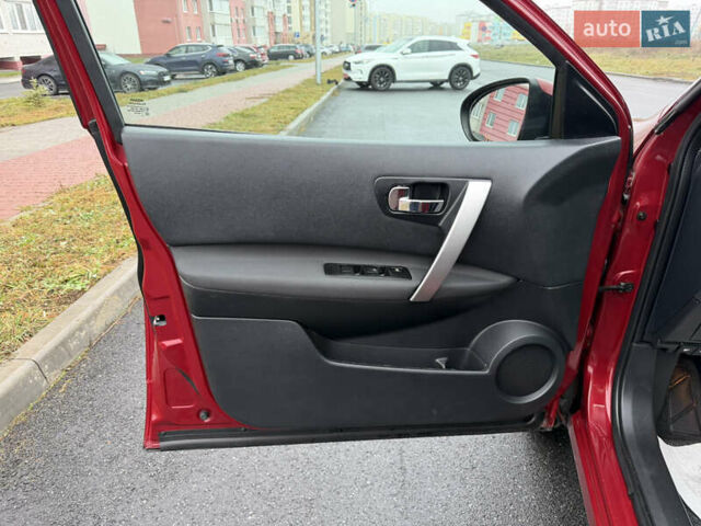 Красный Ниссан Кашкай, объемом двигателя 1.6 л и пробегом 86 тыс. км за 12999 $, фото 24 на Automoto.ua