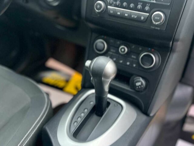 Красный Ниссан Кашкай, объемом двигателя 1.6 л и пробегом 116 тыс. км за 11200 $, фото 14 на Automoto.ua