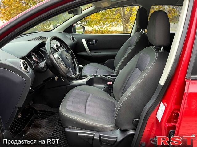 Червоний Ніссан Кашкай, об'ємом двигуна 1.6 л та пробігом 191 тис. км за 11300 $, фото 11 на Automoto.ua