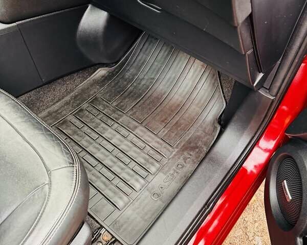 Красный Ниссан Кашкай, объемом двигателя 2 л и пробегом 147 тыс. км за 11700 $, фото 57 на Automoto.ua