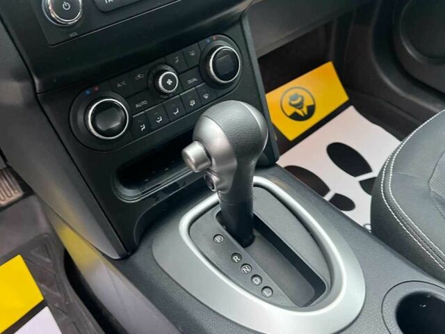 Красный Ниссан Кашкай, объемом двигателя 1.6 л и пробегом 116 тыс. км за 11200 $, фото 13 на Automoto.ua